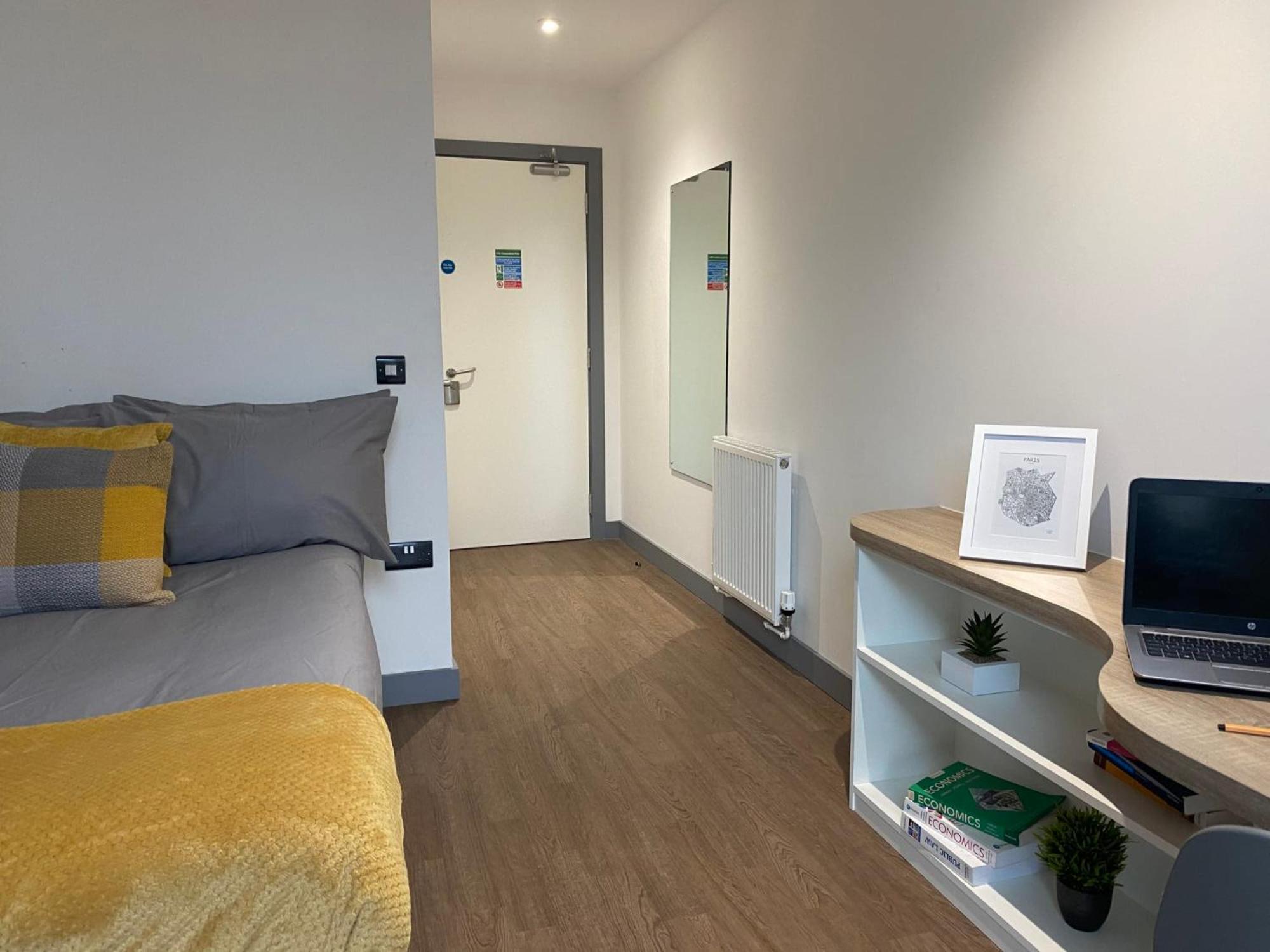 Ferienwohnung For Students Only At Great Patrick Street Belfast Exterior foto